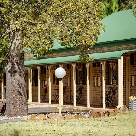 روما Overlander Homestead Motel المظهر الخارجي الصورة