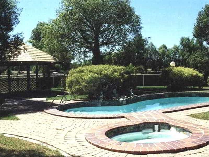 روما Overlander Homestead Motel المظهر الخارجي الصورة